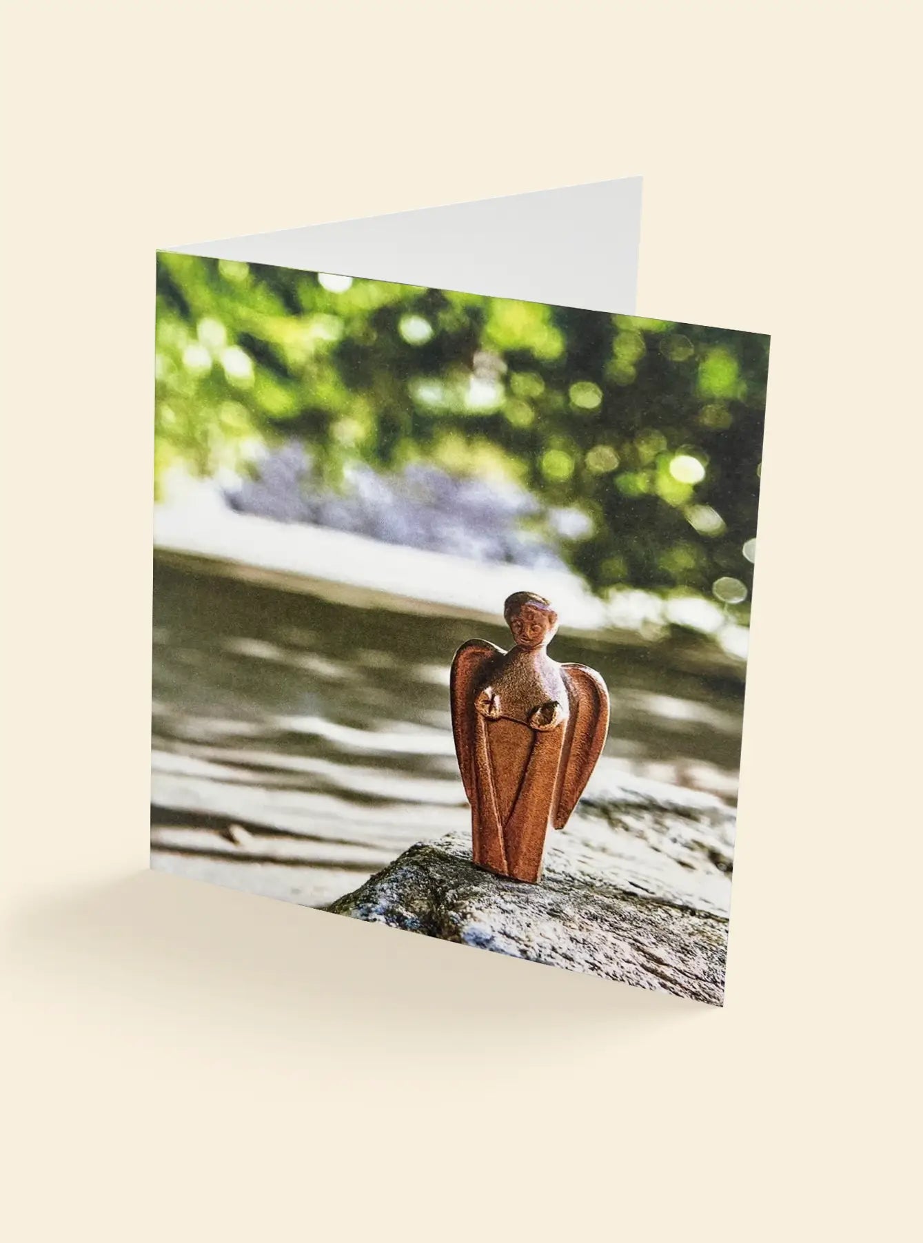 Bronzeengel mit Begleitkarte